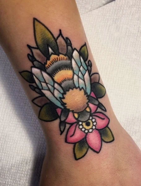 Neo Traditional Tattoo Bee