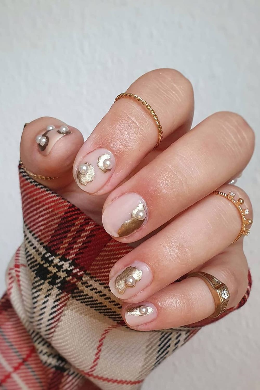 Pearl Gold Nails