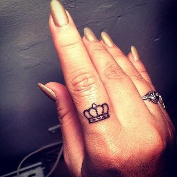 Crown Tattoo On One Finger
