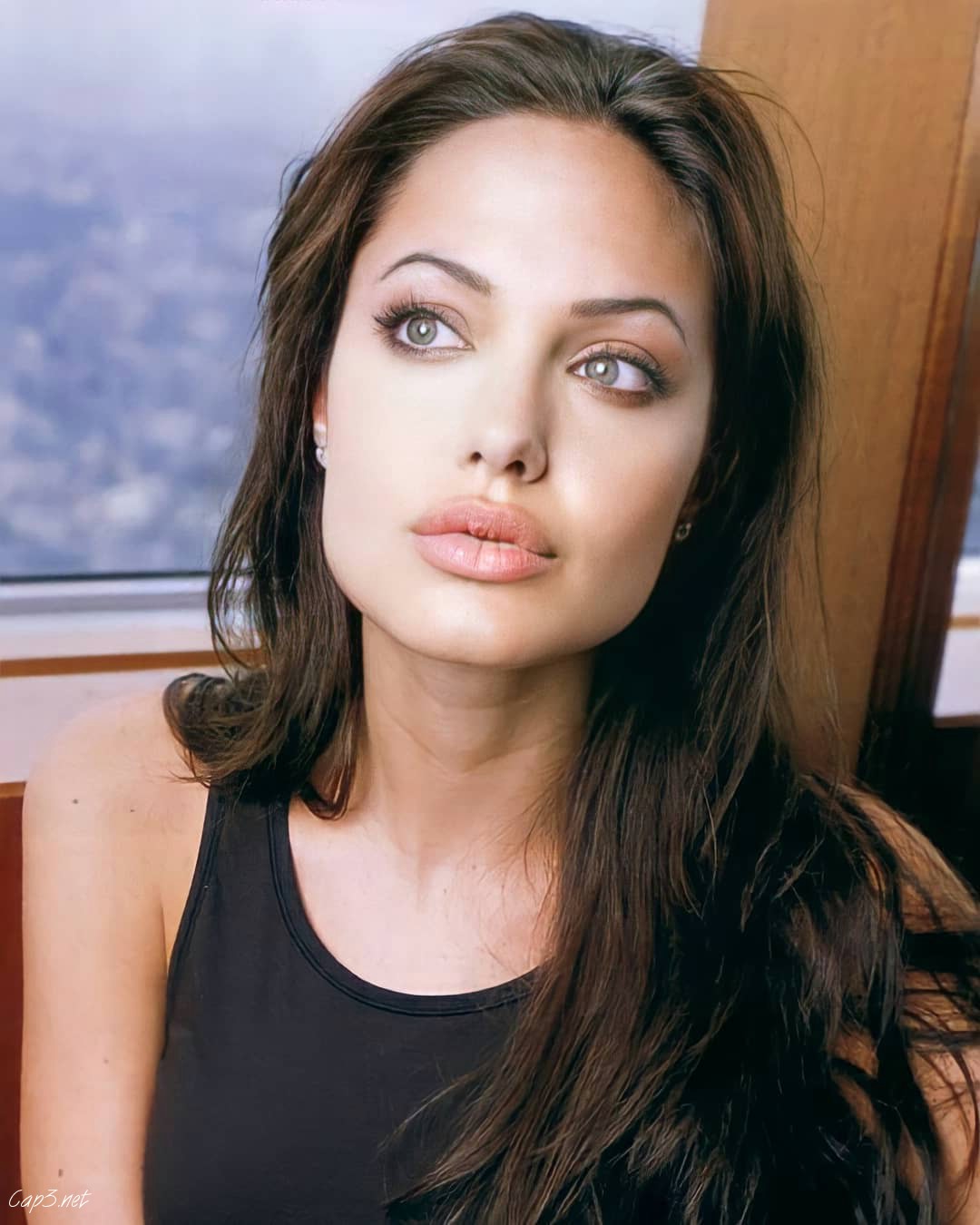 Straight Hair Angelina Jolie Look