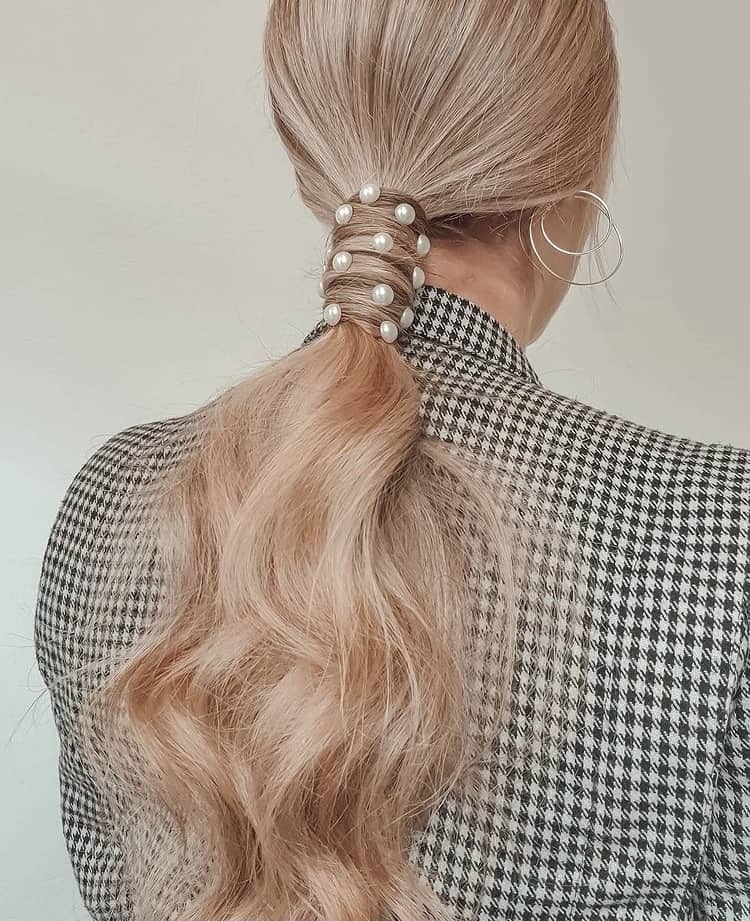 Chic ponytail