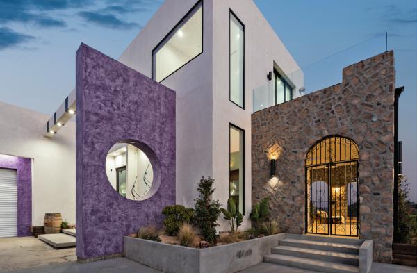 Malibu Modern Villa Arc door