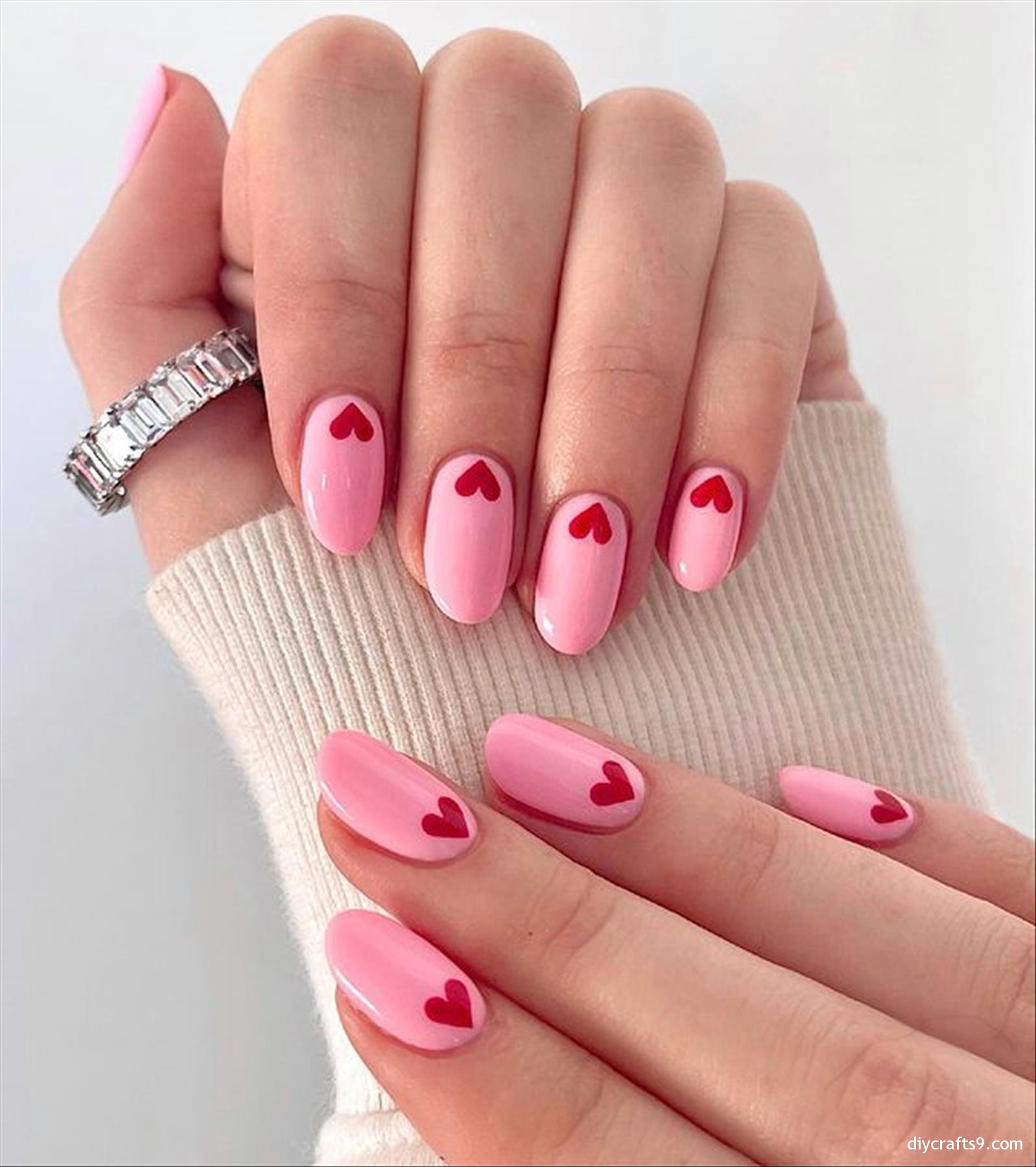 romantic Valentines day nails with heart