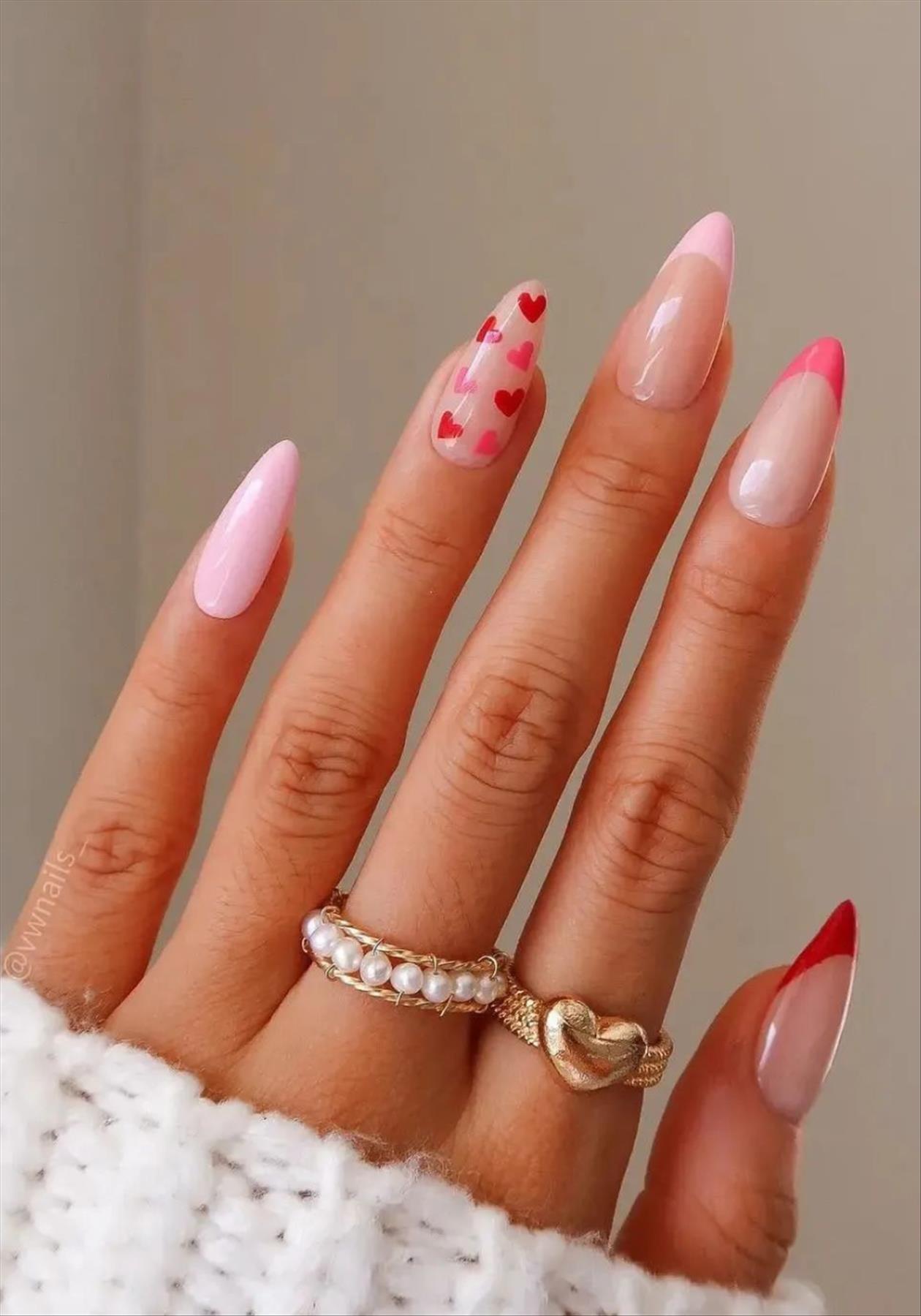 Romantic heart nails art for Valentines day mani