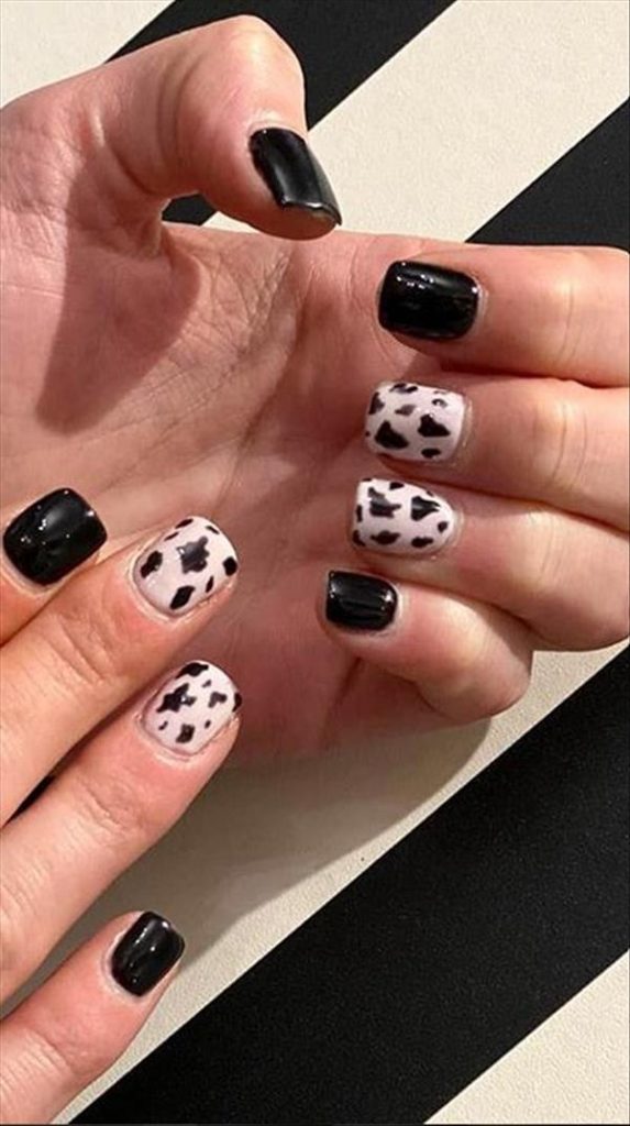 Very cute short square nails