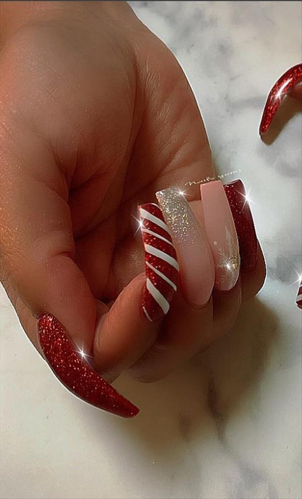 Passionate Red acrylic coffin nails