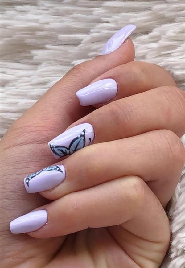 Butterfly coffin nails designs painted in two fingers