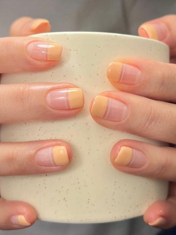 Chic Yellow Vibes Nails